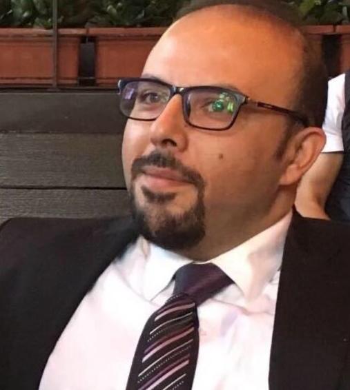 أسامة محمود يموت